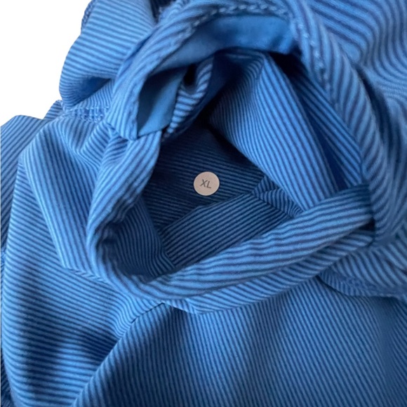 Lululemon XL Men's shorts lightweight blue slim striped - Picture 4 of 5